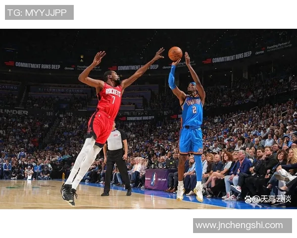 火箭队与雷霆队激战第三场赛场精彩瞬间与球员表现全解析